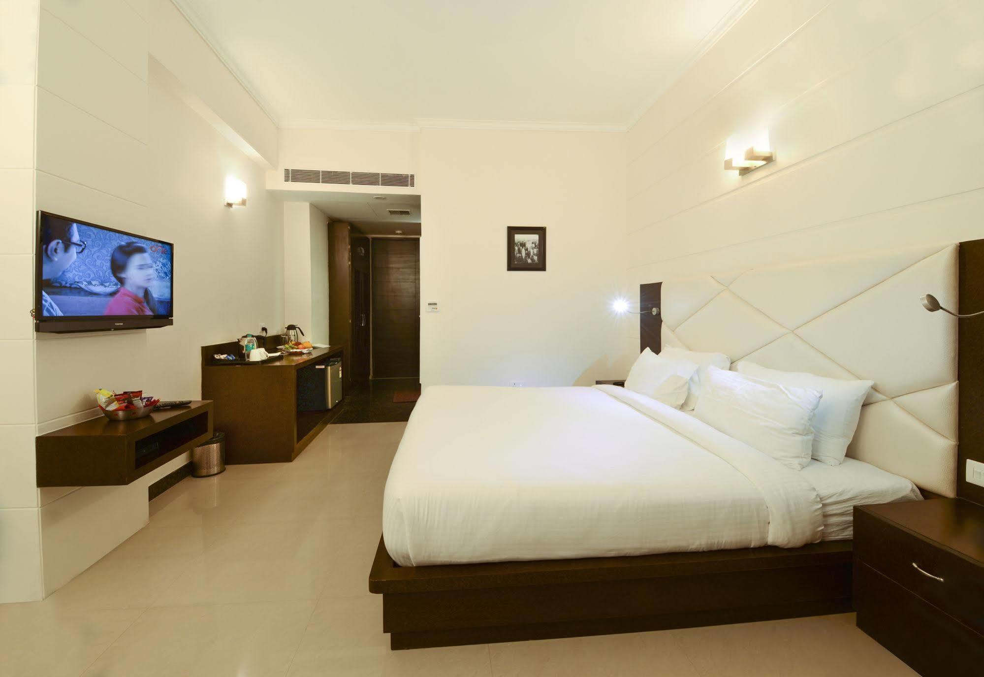 Hotel Crimson Palace Agra (Uttar Pradesh) Exterior foto