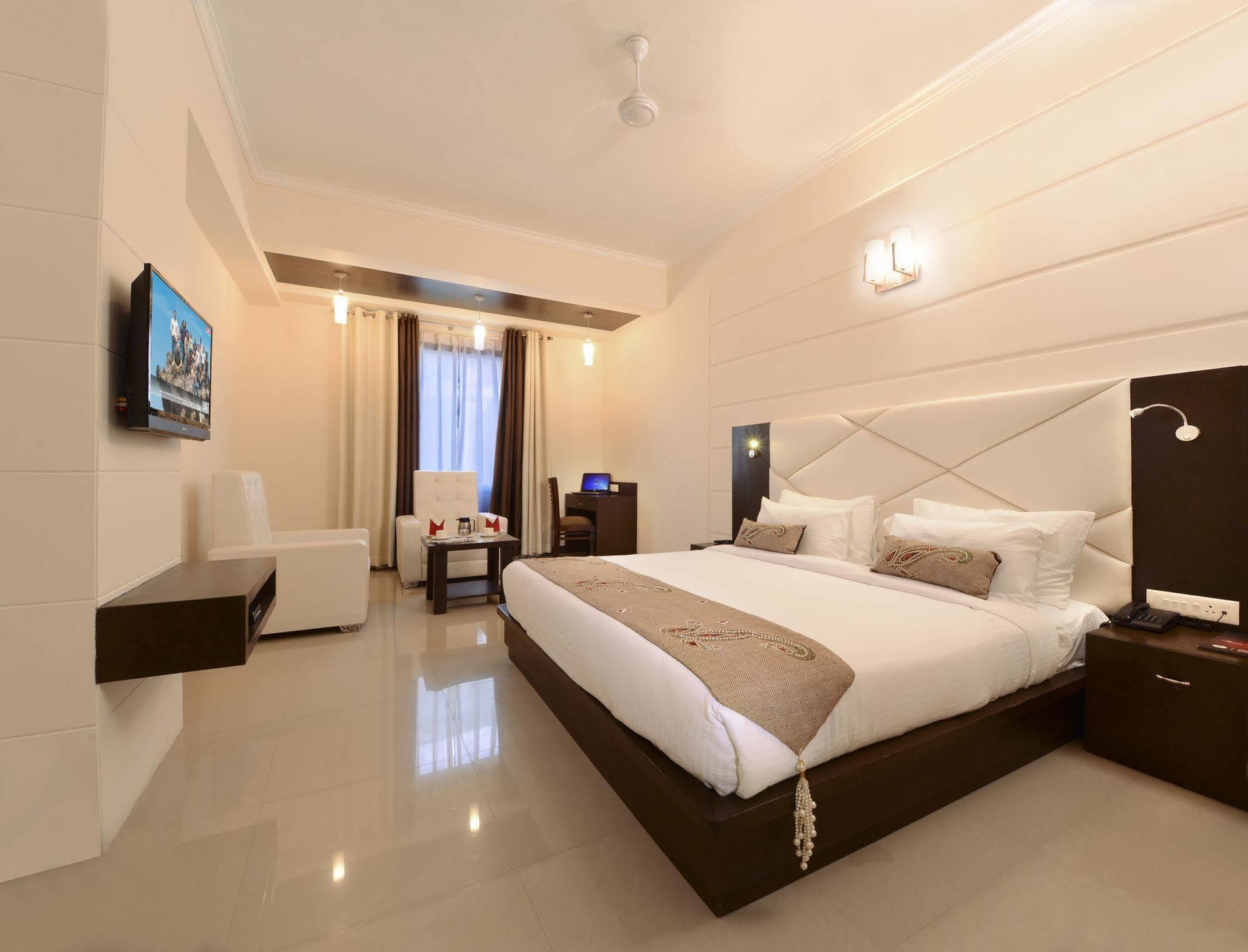 Hotel Crimson Palace Agra (Uttar Pradesh) Exterior foto
